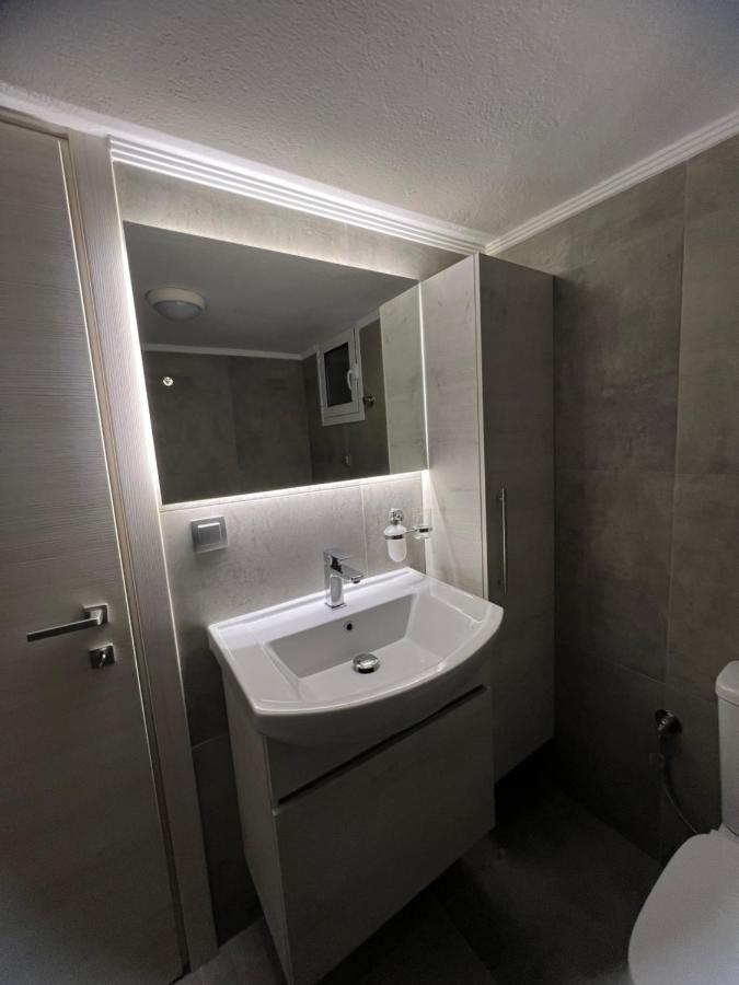Serres City Center Modern Apartment Екстер'єр фото